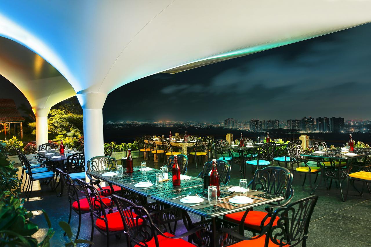 Sunny'S World Pune Exterior photo