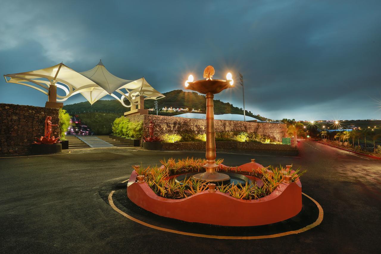 Sunny'S World Pune Exterior photo