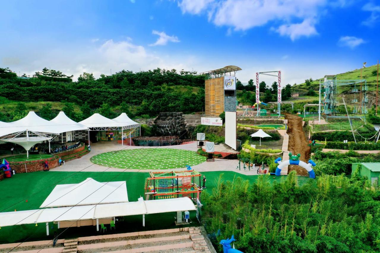 Sunny'S World Pune Exterior photo
